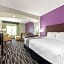 La Quinta Inn & Suites by Wyndham Bridge City