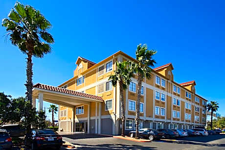 Holiday Inn Express & Suites San Antonio - Downtown Market Area By IHG