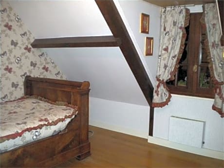 Papillon Single Room