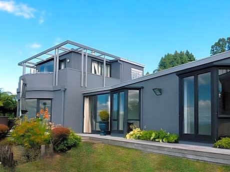 Serenity on Wakeman Bed and Breakfast