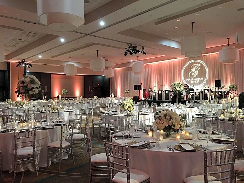 Embassy Suites By Hilton Chicago-Naperville