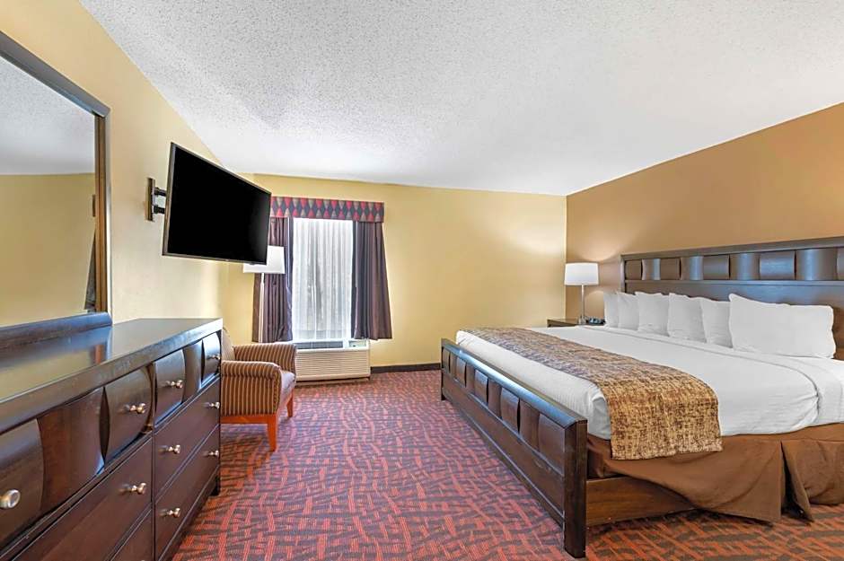 Best Western Louisville East Inn & Suites
