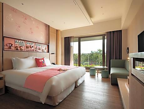 Snoopy-themed Double Room