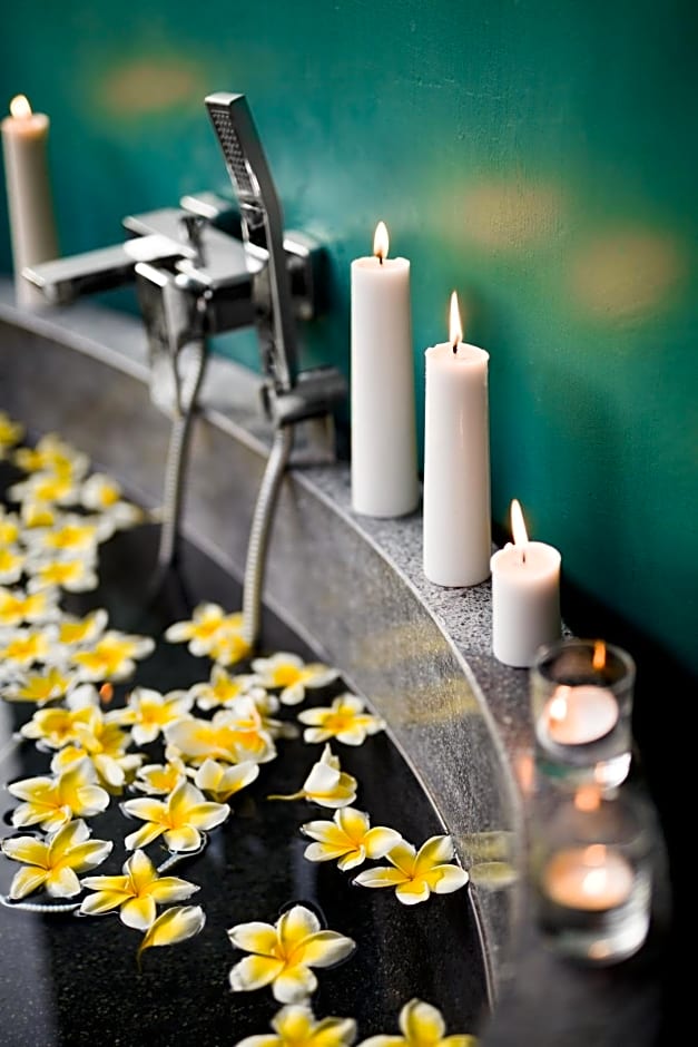 Villa Bumi - Playful & Quirky 3BR Villa Near Seminyak, a Unique Getaway