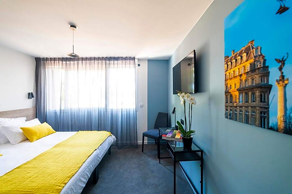 Foto 1 dari 9 — Comfort room with Kitchenette
