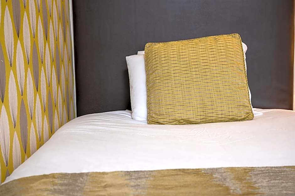 Cross Hands Hotel by Greene King Inns