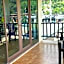 Lanta Bee Garden Bungalows