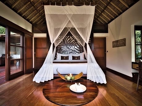 Panoramic Deluxe Pool Villa with Complimentary Daily Afternoon Tea