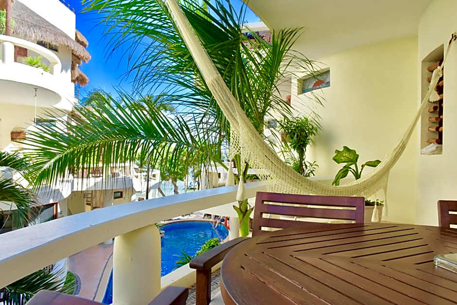 Playa Palms Beach Hotel
