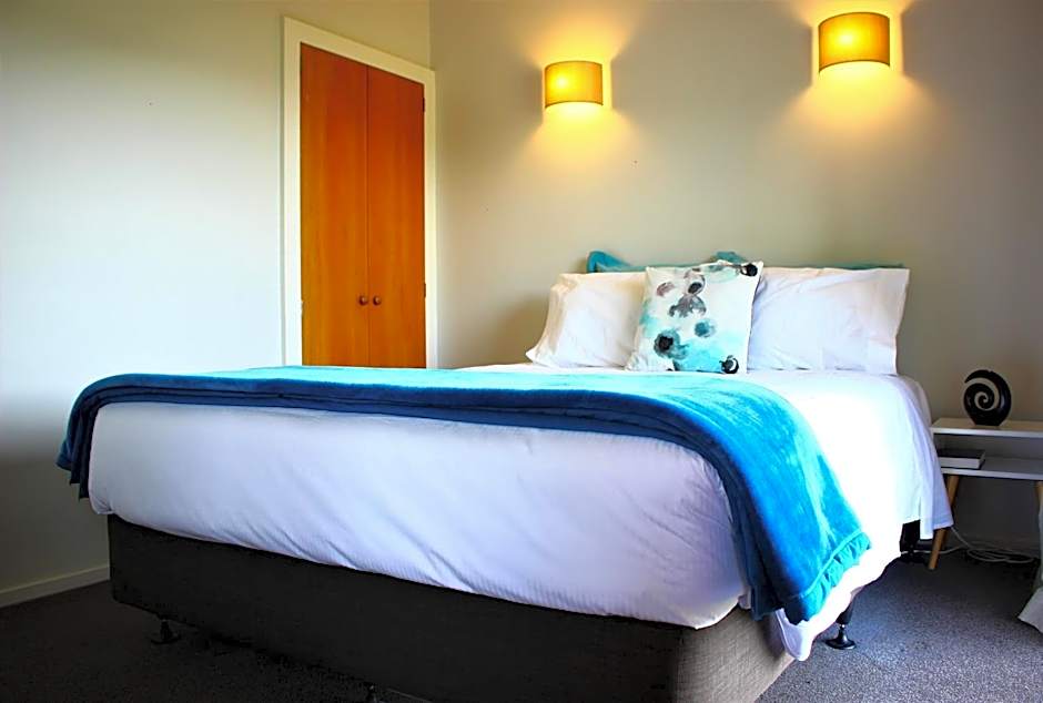 Duvauchelle Seaside Motel