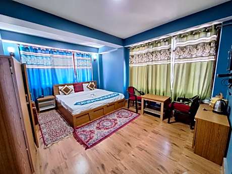 Hotel The 4 Season(Pelling, Sikkim)