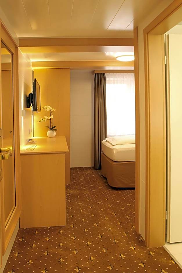 Hotel & Restaurant Bei Baki