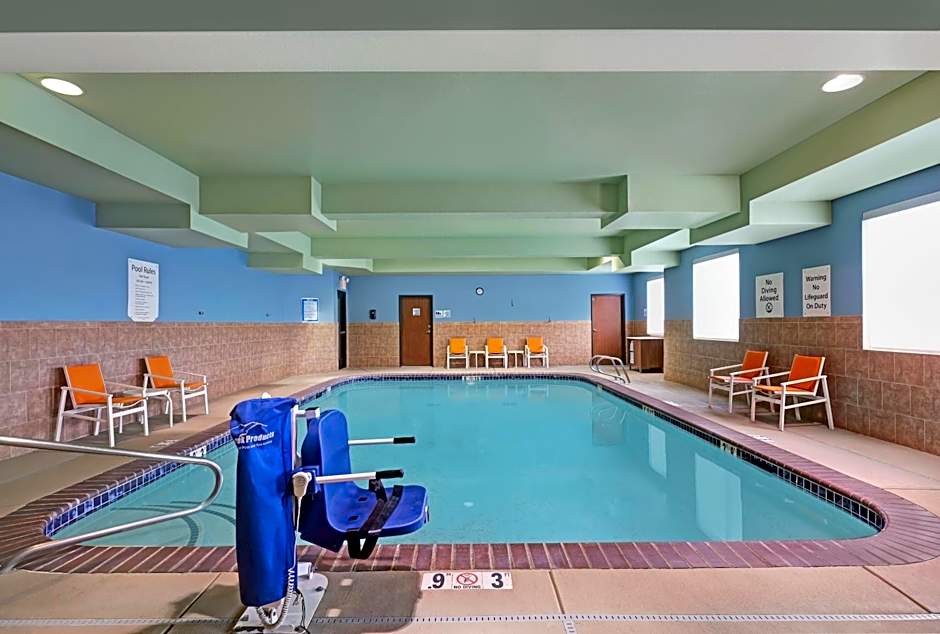 Holiday Inn Express & Suites Newport By IHG