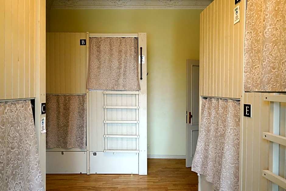 Blue Bird Boutique Hostel - Riga Old Town