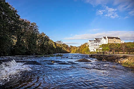 Falls Hotel & Spa