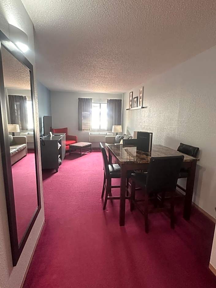 Pictured Rocks Inn and Suites