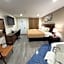 Perth Plaza Inn & Suites
