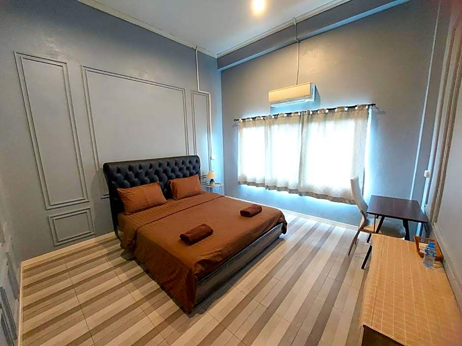 You Empire Hostel & Bar