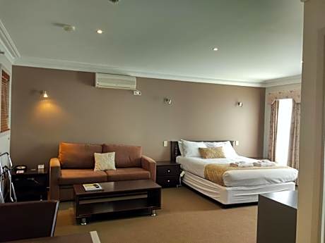 Queen Suite