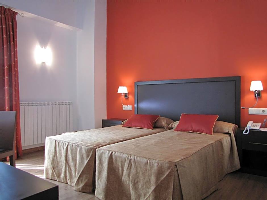 Photo 1 of 4 of 1 Double Bed or 2 Beds, Mountain View