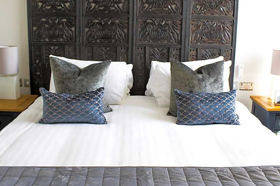 The Christopher Hotel Bar and Grill