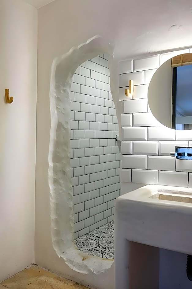 Gran Via Alsancak ( Boutique Hotel )