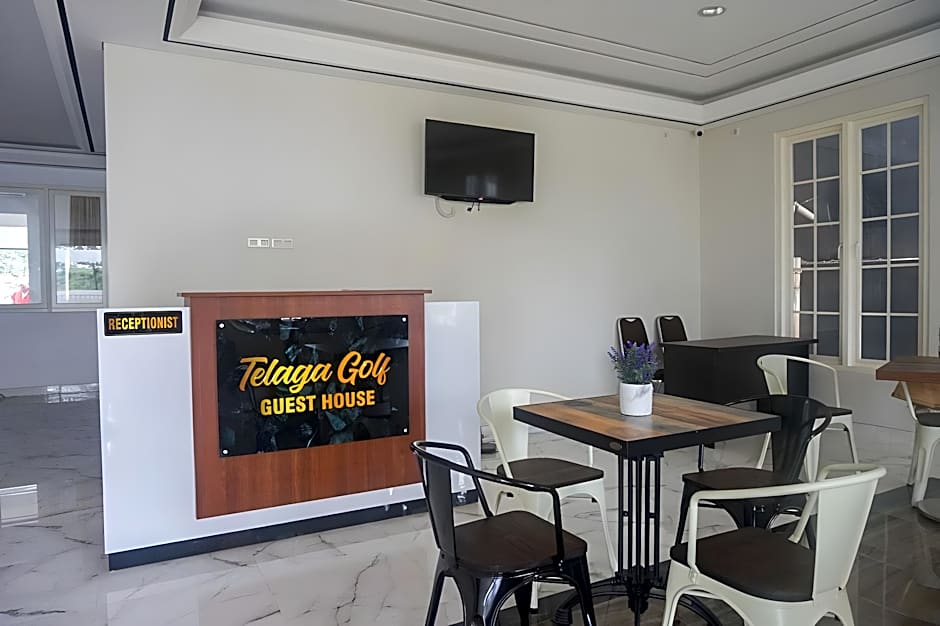 RedDoorz near Araya Family Club House