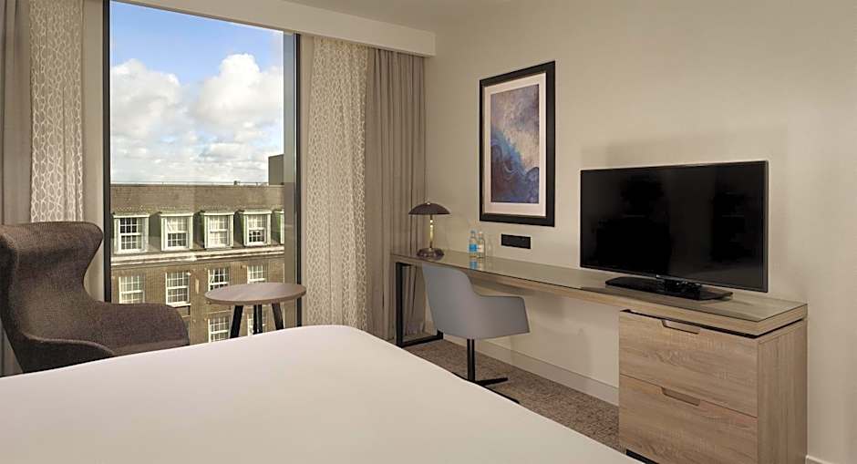 DoubleTree By Hilton Hull