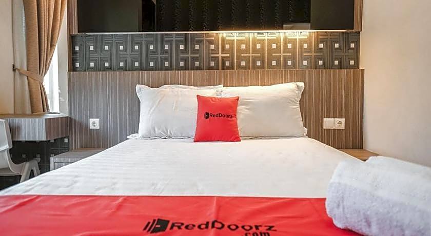 RedDoorz @ Jamin Ginting Medan