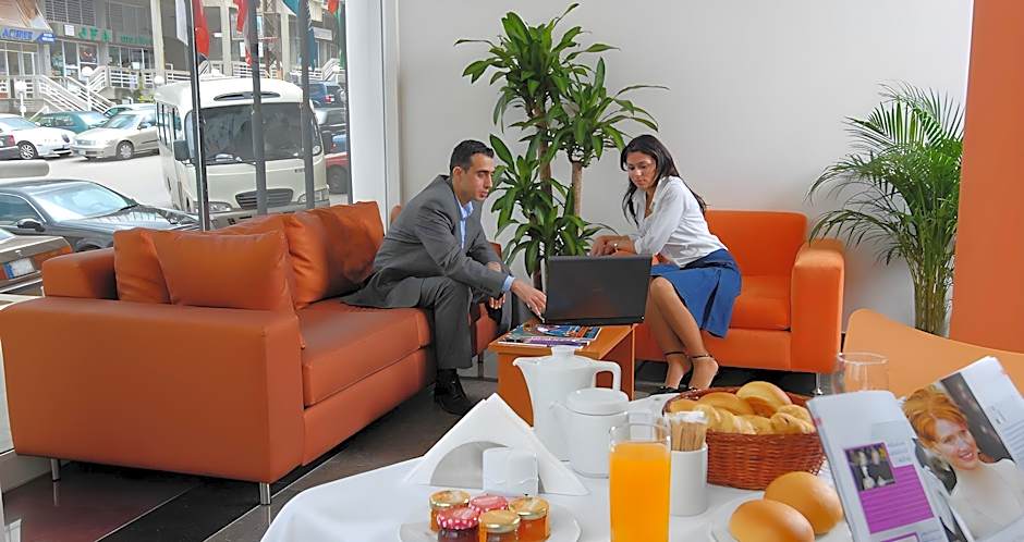 Suite Hotel Chrome