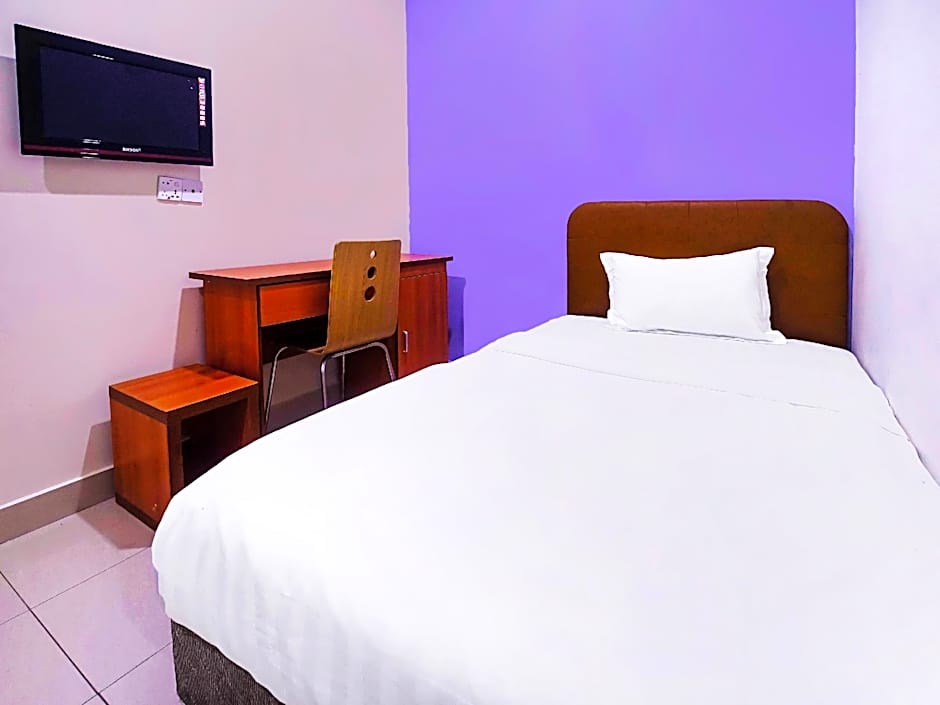 Hotel O Night Queen salak Tinggi