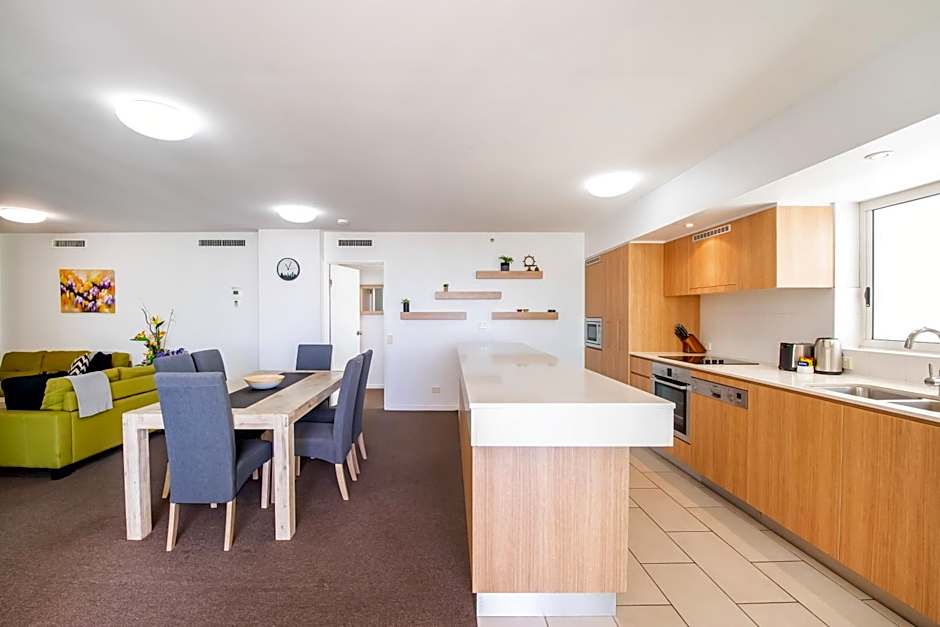 Lanai Apartments