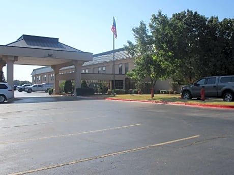 SureStay Plus Hotel by Best Western Norman