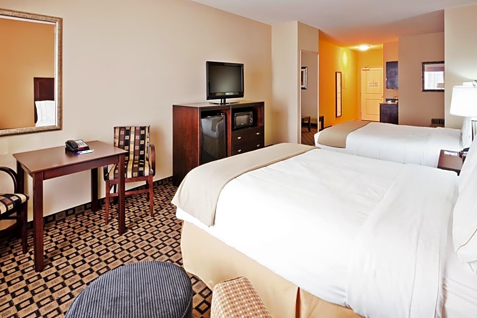 Holiday Inn Express & Suites Clovis By IHG