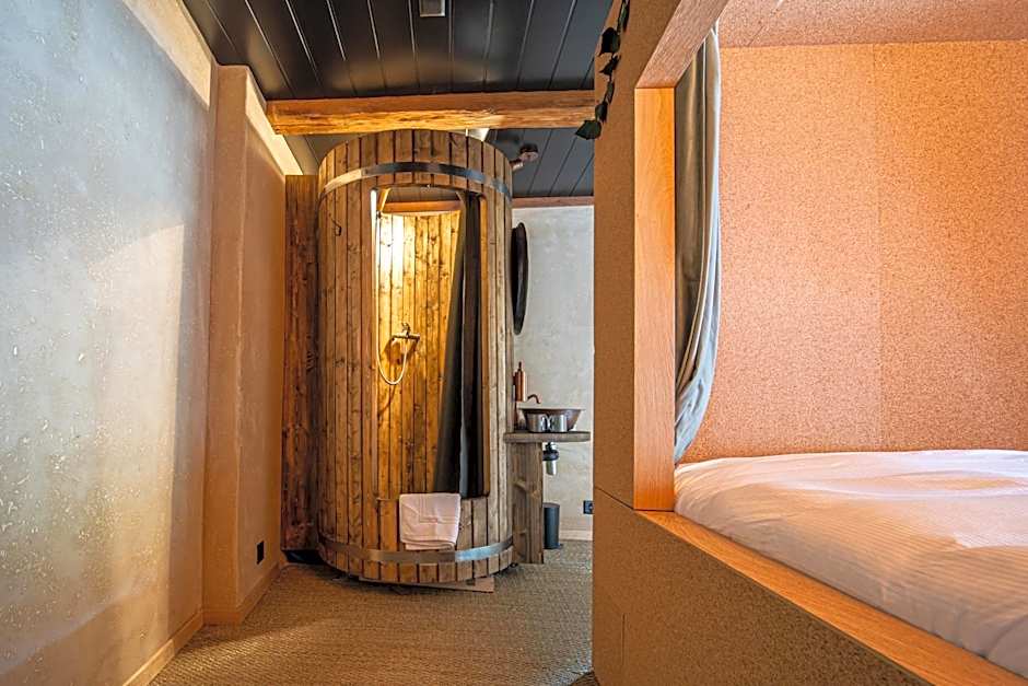 Peanut Medieval Lodge