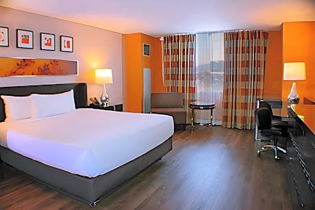 West Tower Deluxe King with Refrigerator