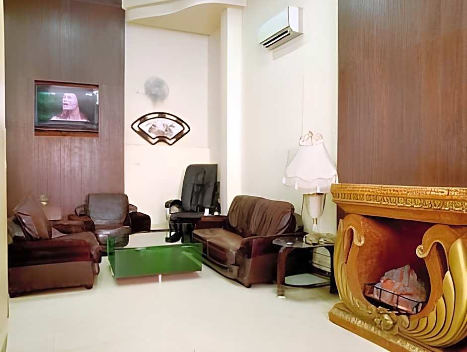 Hotel Om International – Delhi, NY
