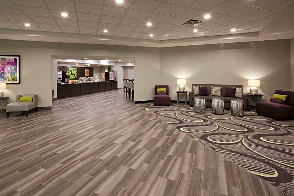 Bloom Hotel