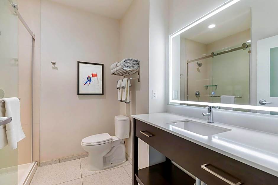 Cambria Hotel Copper Mountain