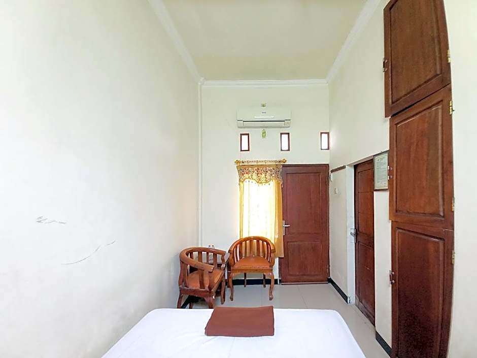 Griya Juanda Syariah near RS Dharma Husada Probolinggo Mitra RedDoorz