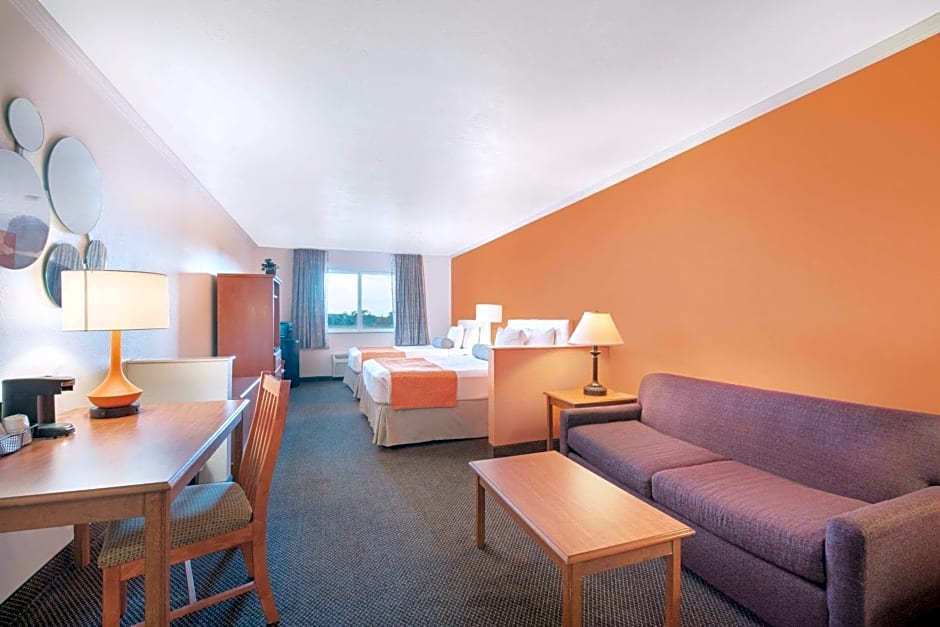 Howard Johnson Hotel & Suites by Wyndham Oacoma