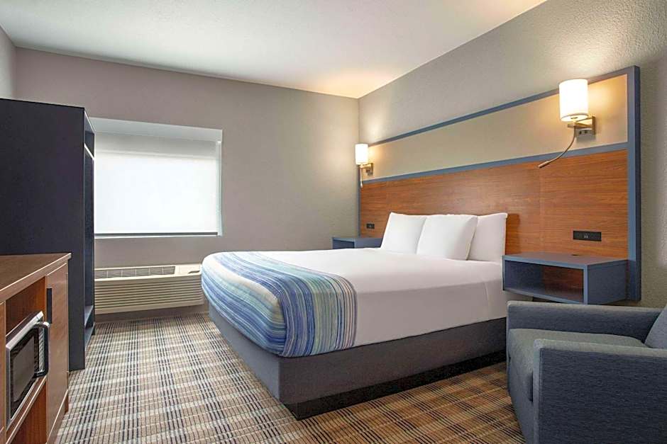 AmericInn by Wyndham Branson & Conference Center