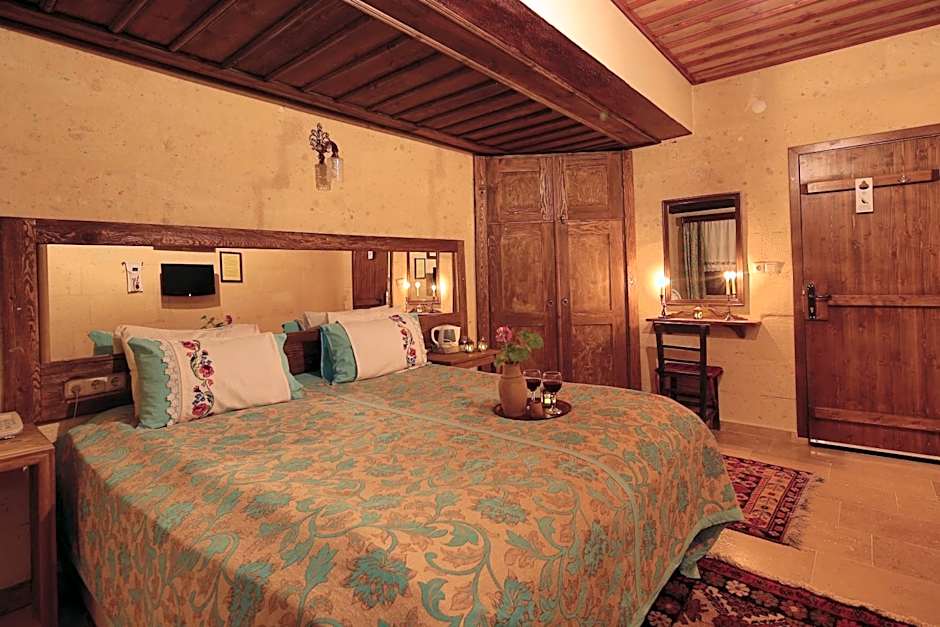 Jerveni Cave Hotel