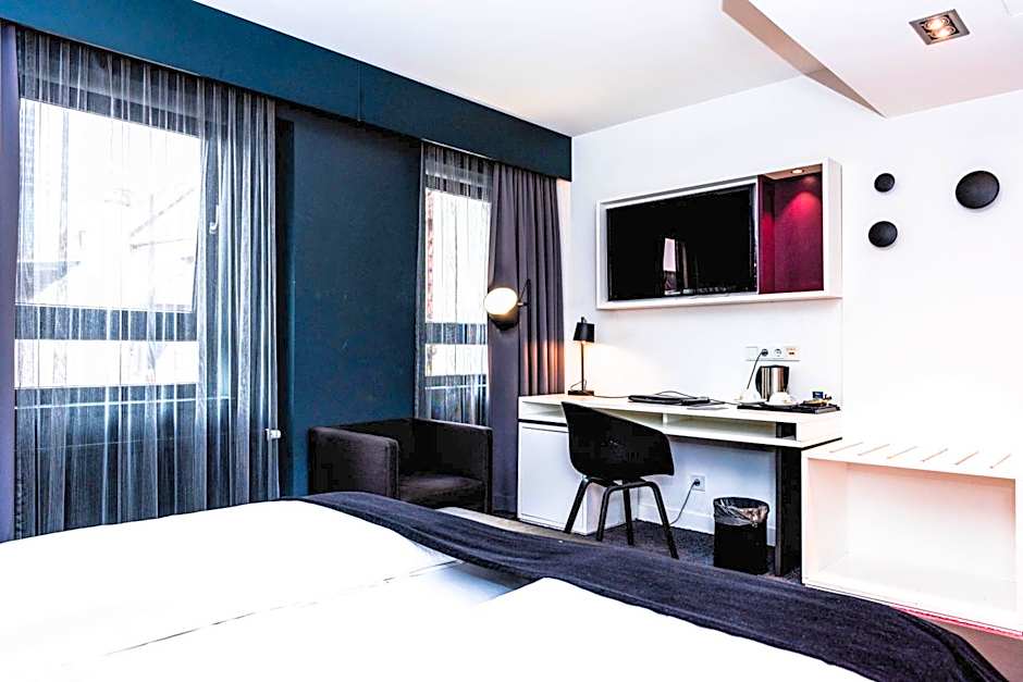 Hotel Bliss