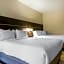 Holiday Inn Express & Suites Chicago West - St Charles By IHG