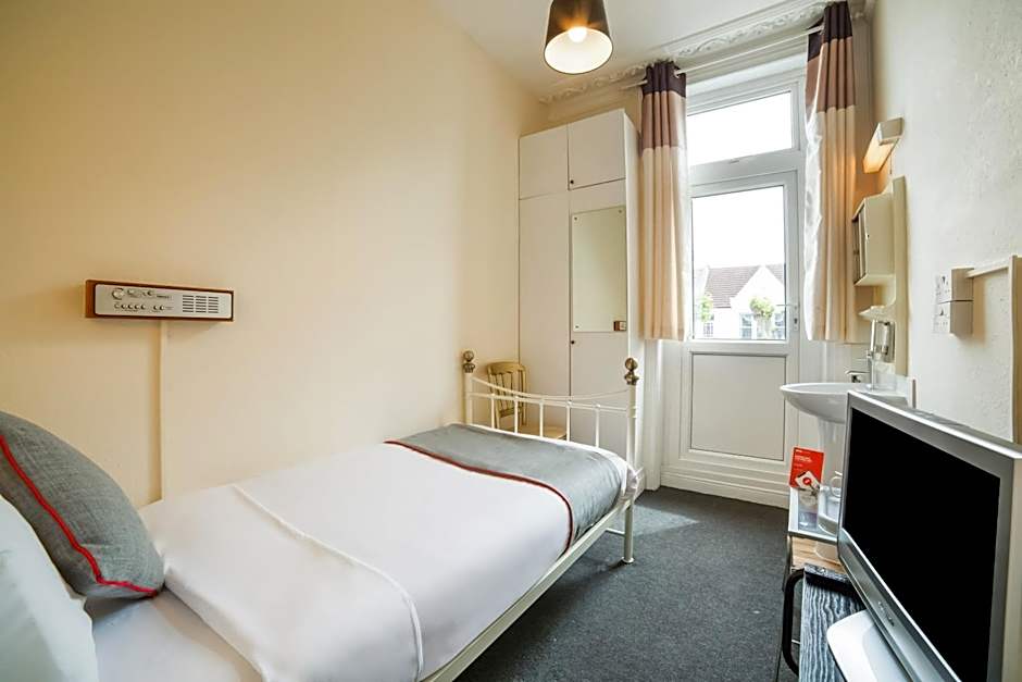 Devine Beach Hotel, Westcliff Southend-On-Sea