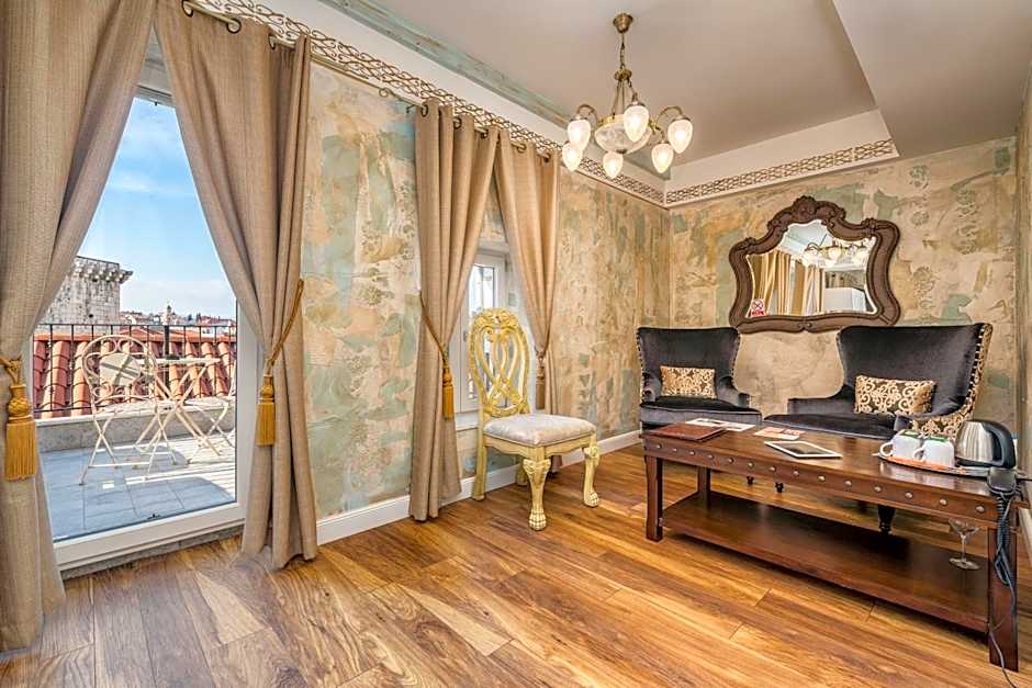 Plaza Marchi Old Town