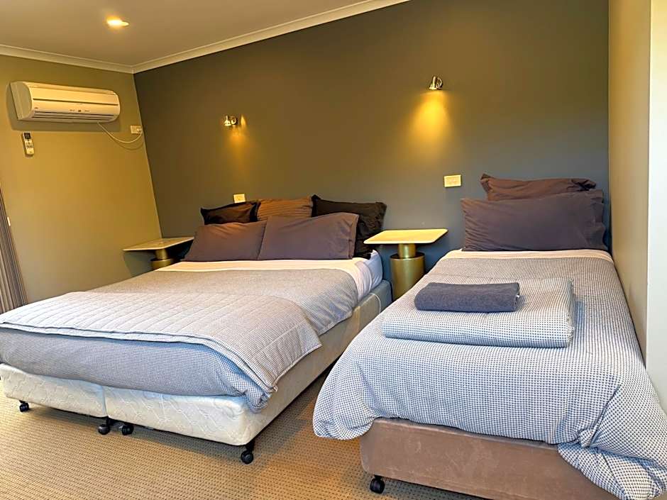 Motel Strahan