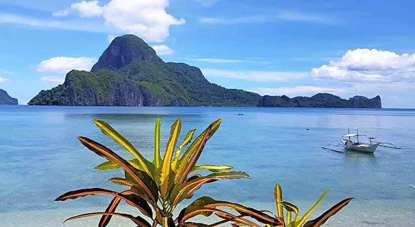 Golden Monkey Beach Hotel