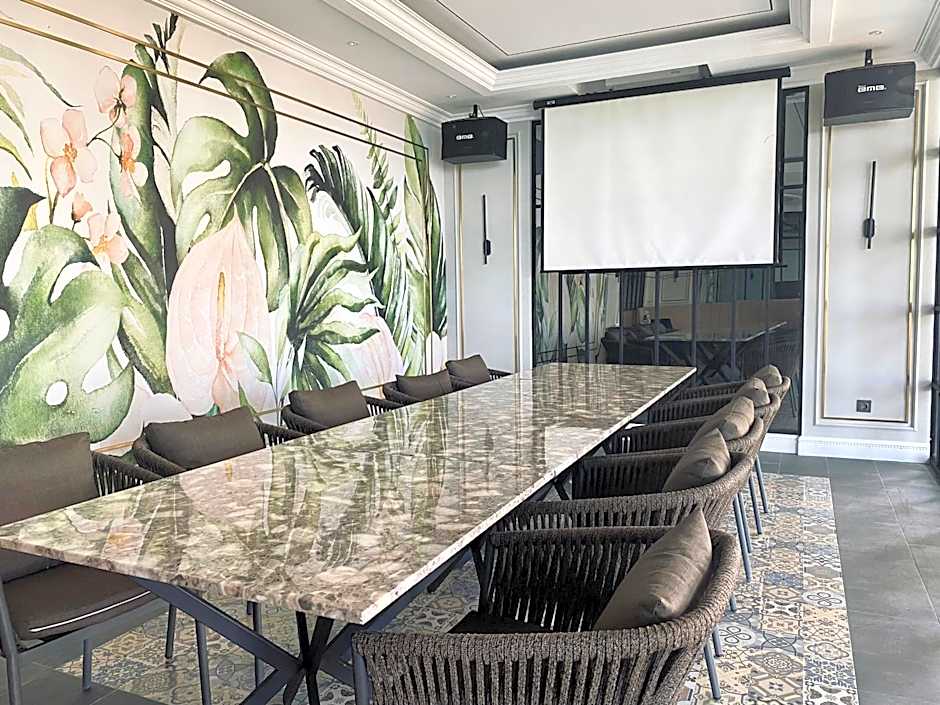 Grand Eska Hotel & Suites Batam